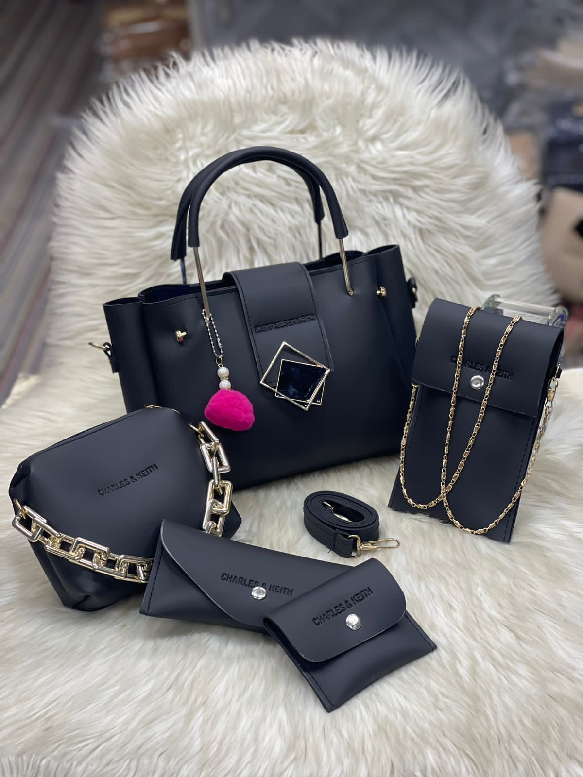 CHARLES & KEiTH 5 PiS SET